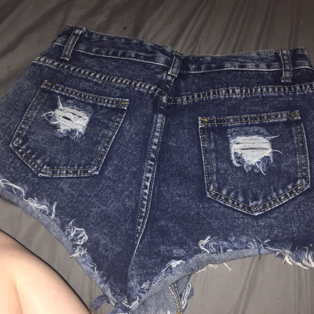 Shorts - Picture 2 of 3